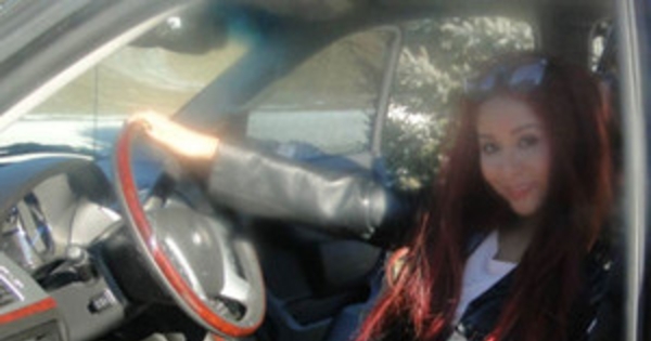 Snooki Selling Her Black And Pink Cadillac Escalade Truck